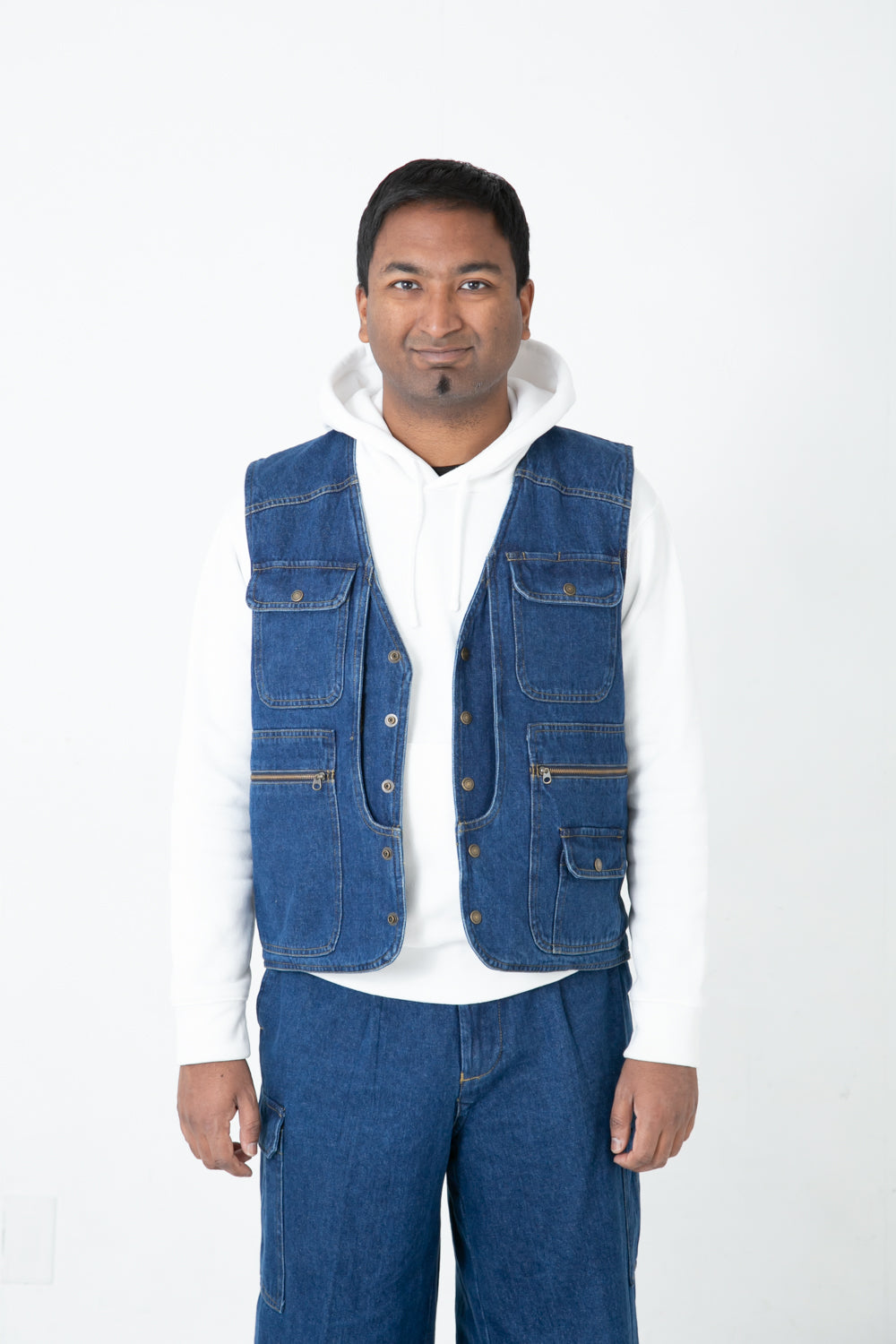 Denim 14 Vest - model